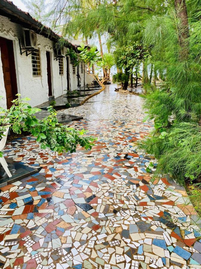 Jungle Beach Resort Sanyang エクステリア 写真