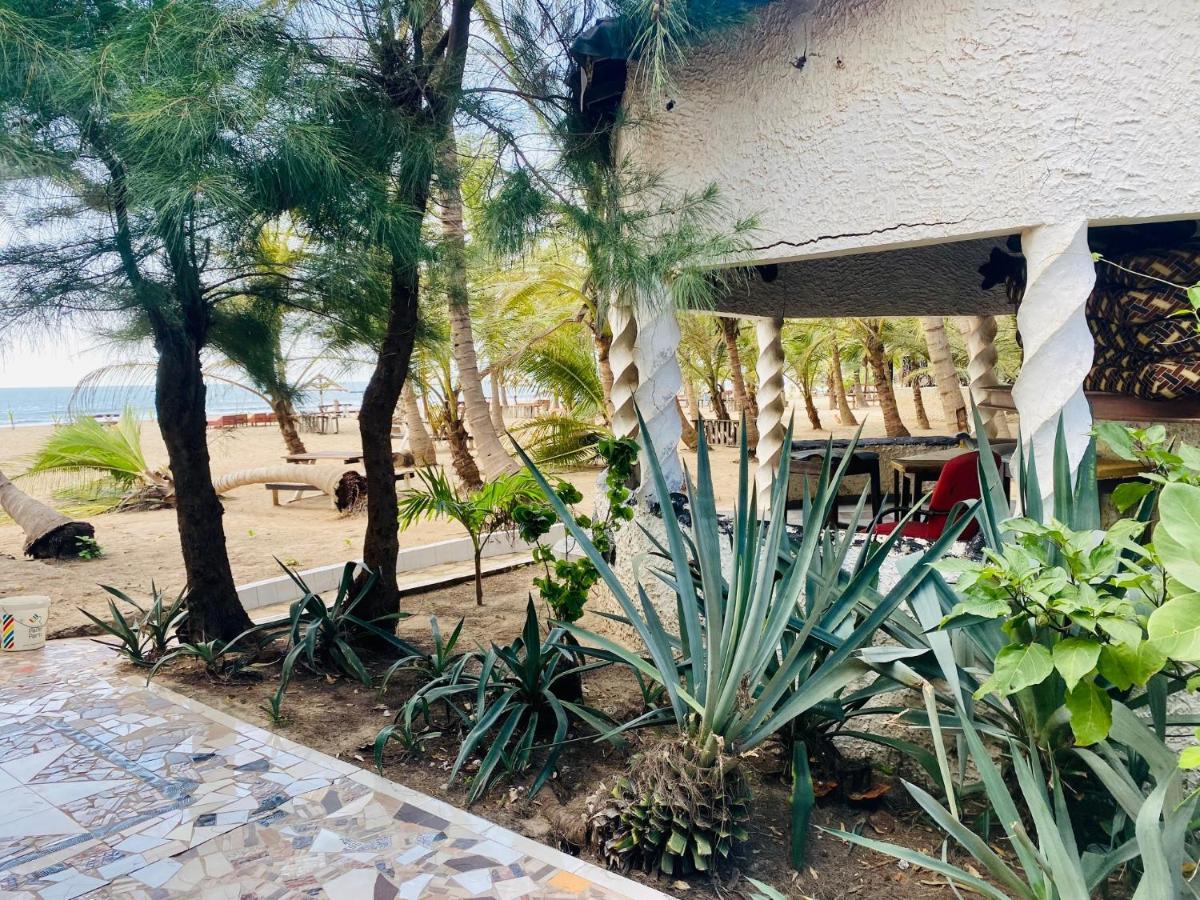 Jungle Beach Resort Sanyang エクステリア 写真